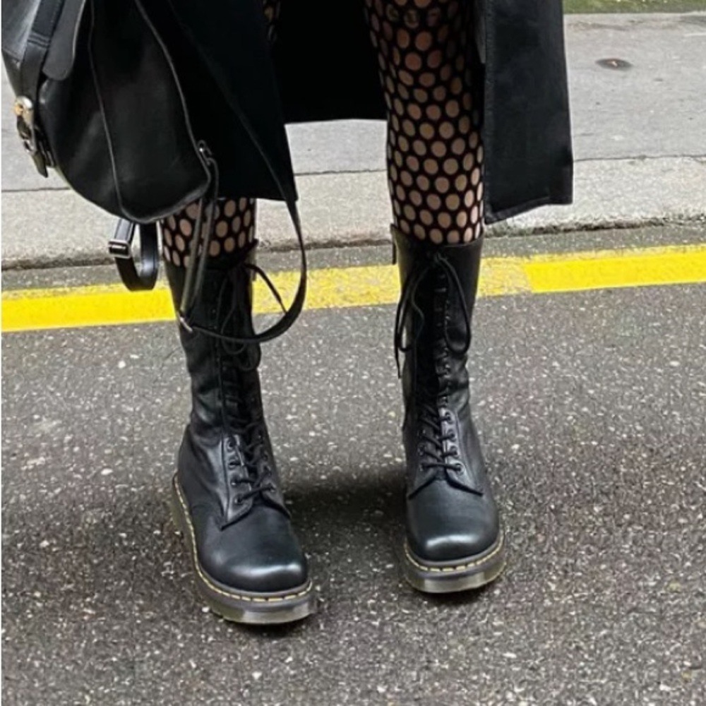 14 Hole Dr. Martens